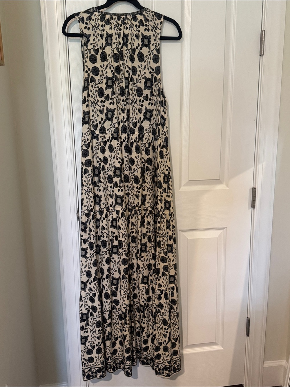 Max Studio maxi dress, large, tan with black - Picture 3 of 8